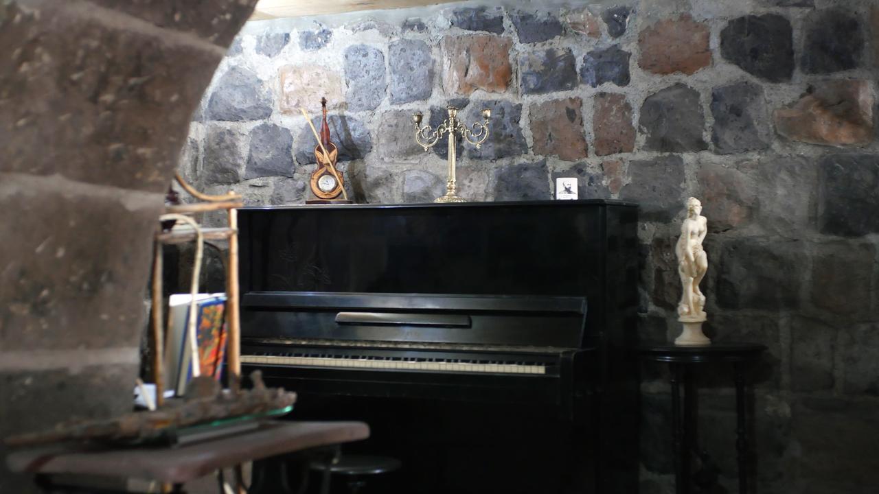 Hye Aspet Հայ Ասպետ Bed & Breakfast Гюмри Екстериор снимка